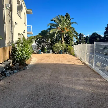 Apartment Rdc Grande Terrasse A 200m De La Au Calme Cavalaire-sur-Mer